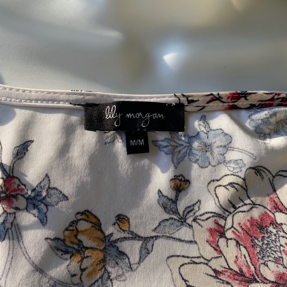Lily Morgan floral short sleeve blouse zip up - Picture 4 of 6